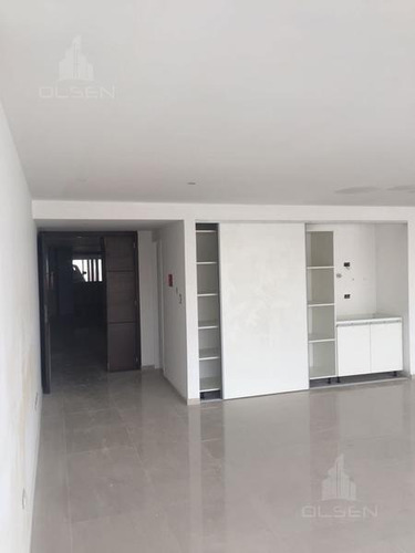 Imagen 1 de 6 de Oficina En Venta-amplia Y Luminosa -excelente Ubicación - Amenitis.