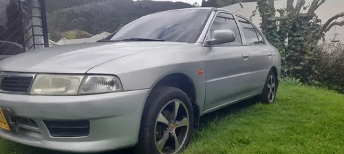 Mitsubishi Lancer 1.3 Gl 5 p