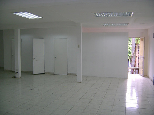 Imagen 6 de 19 de Alquiler De Edificio, Local, Deposito, Galpon De 3 Pisos, 860m2 En La Campiña