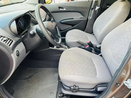 Imagem 2 de 15 de Hyundai Hb20s 1.6 2016 Comfort Plus 16v Flex 4p Automático