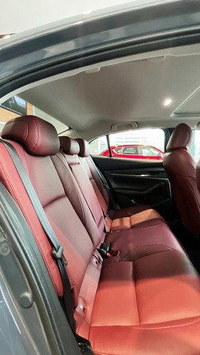 Mazda3 Signature