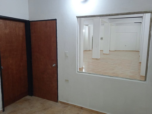 Imagen 12 de 14 de Se Alquila O Vende Hermoso Local Comercial En Sabana Grande. Raymer Ortiz: +58-424-1272602