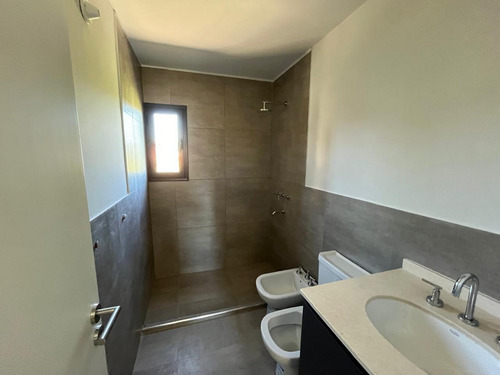 Duplex En Housing Con Seguridad - 3 Dorm 3 Baños - Villa Belgrano