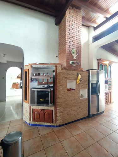 Best House Vende Linda Casa En La Cooperativa Guaicaipuro, Los Teques.