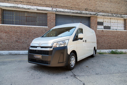Toyota Hiace 2.8 Tdi Furgón 6at L2h2 3a 5p