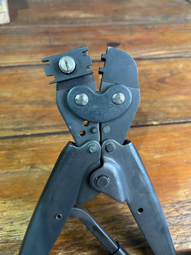 Pinza Crimpeadora Terminales Amp Laton (Usado)