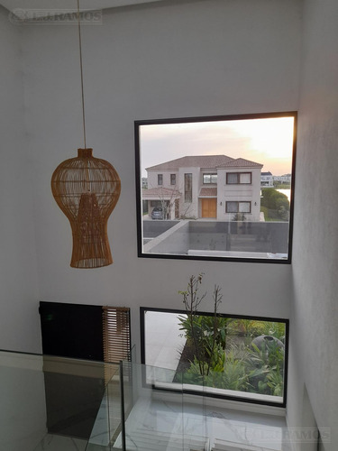 Casa En Muelles -mb- Excelente Ubicación
