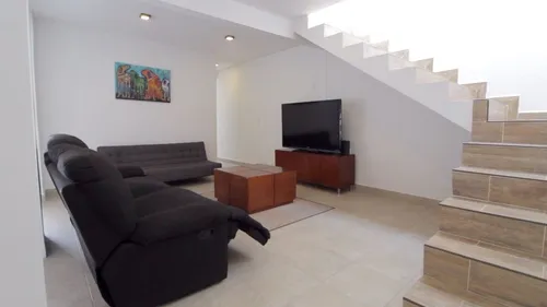 Casa En San Miguel De Allende En Venta: A 10 Minutos A Pie Del Centro