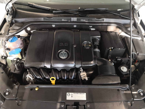 Imagen 19 de 21 de Volkswagen Jetta 2016 4p Sportline L5/2.5 Aut
