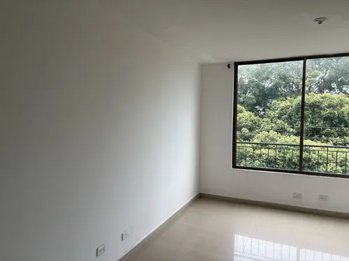 Edificio En Venta En El Ingenio Iii. Cod V8562