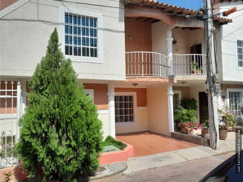 Venta Casa De 2 Pisos, Av Del Libertador