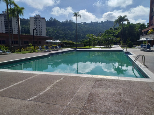 Vendo Precioso Apto. En Los Geranios, Mun. El Hatillo. 128 M