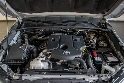 Imagen 13 de 25 de Toyota Hilux Srx Automática 4x2 2022 Okm Negra
