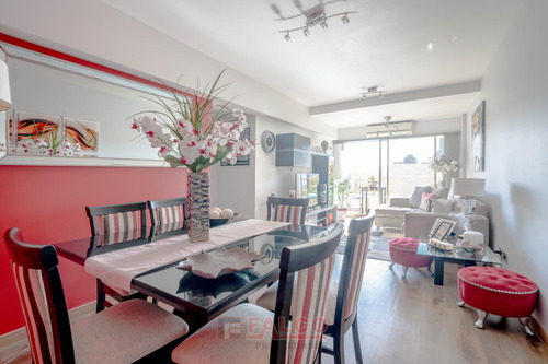 Departamento En Flores - 4 Ambientes - Frente - Balcon - Impecable