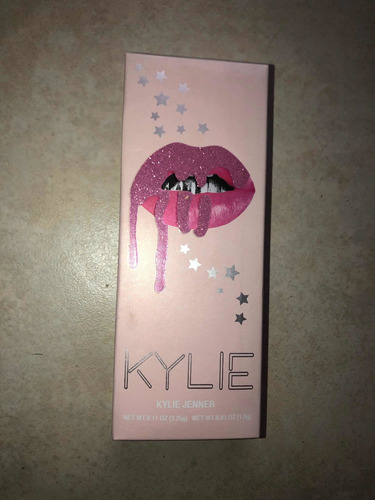 Kylie Matte Lip Kit Twenty, Edición Especial