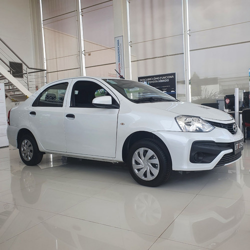 Imagen 5 de 15 de Etios Xls Pack Mt 4p My23 - Pronto A Llegar