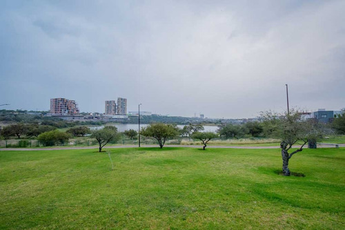 Casa En Venta En La Vista Residencial El Refugio Queretaro