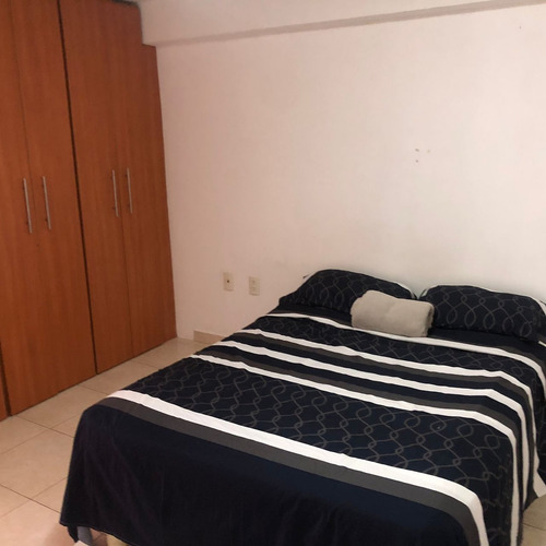Luminoso Apartamento En Venta, Sector Costa Azul Ic-00539