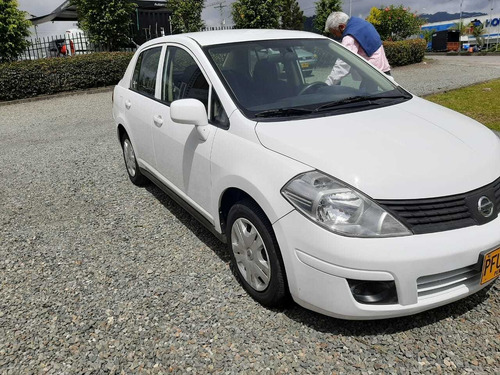 Nissan 2012 Tiida