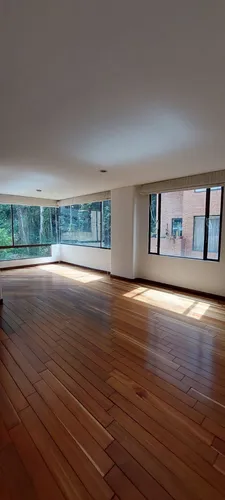 Apartamento En Arriendo En Los Rosales. Cod A12562