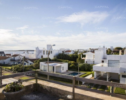 Casa En Venta En Faro De Punta Del Este-ref:25875