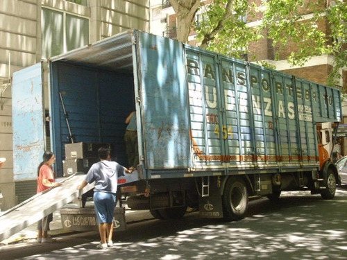 Imagen 3 de 6 de Fletes Mudanzas Y Transportes Solo Con Camion