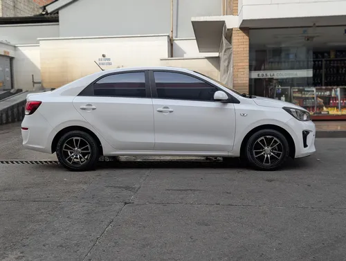 Kia Soluto Sedan Blanco 2020, Mecánico, Soat Y Tecnico Nuevo
