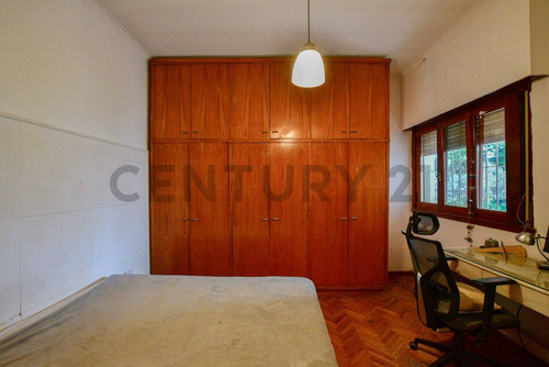 Casa Apto Banco 2 Dormitorios Y Estudio Gonnet, La Plata