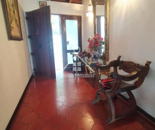 Imagen 4 de 14 de Venta! Amplia Casa En Colinas De Santa Mónica Calle Cerrada Con Vigilancia Privada.