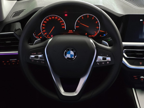 Imagem 16 de 18 de Bmw 320i 2020