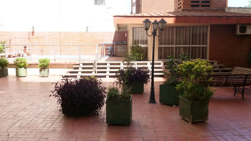 Precioso Apartamento En Excelente Zona De Malvin. Vista Al Mar Conterraza Al Frente. Liv Com, 3 Dorm. 2 Baños, Garage, Cocina Con Estar Integrado Gym, Piscina, Barbacoa, Vig 24hs