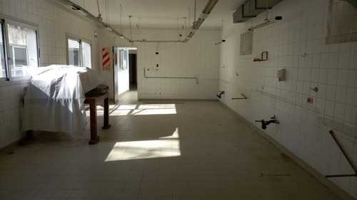 Imagen 16 de 24 de Amplio Edificio Con Excelente Ubicación En Quilmes Este