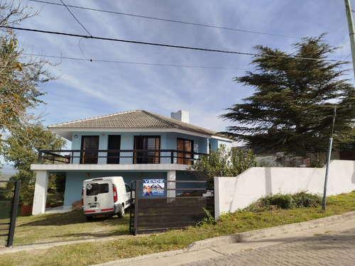 V294 - Villa Del Lago, Un Chalet Único Con La Mejor Ubicación Y Amplísimo Lote.