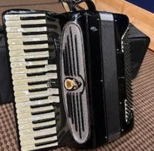 Acordeon Giulietti Mf74 