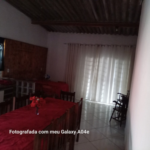 Casa Com 3 Quartos 2 Banheiros, 1 Lavabo ,piscina, Churrasqu
