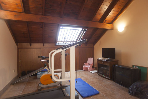 Venta De Casa 6 Amb C/jardín Pileta, 2 Cocheras En Caballito