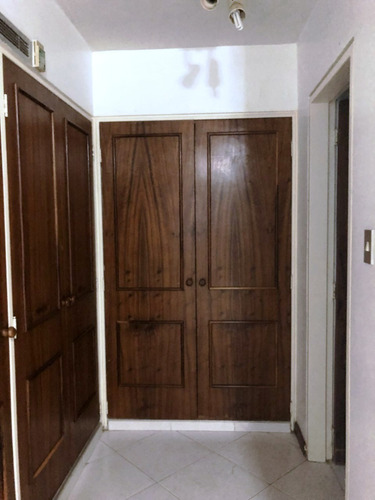 Imagen 7 de 9 de Se Vende Apartamento En Prebo Valencia Inf 04141426682