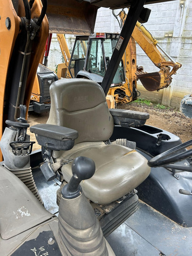 Retroexcavadora Case 580n 2014