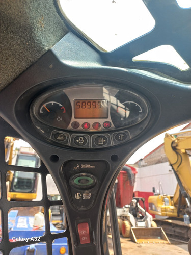 2021 Bobcat S740 Minicargador