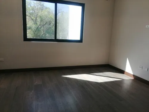 Casa En Venta En Colonia Los Cristales, Monterrey, Nuevo León