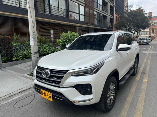 Toyota Fortuner 2.4 Diésel