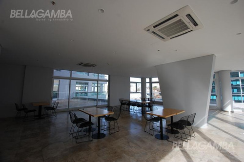 Imagen 10 de 17 de Impecable Departamento Con Cochera Y Vista Al Rio. Amenities. Excelente Ubicación.