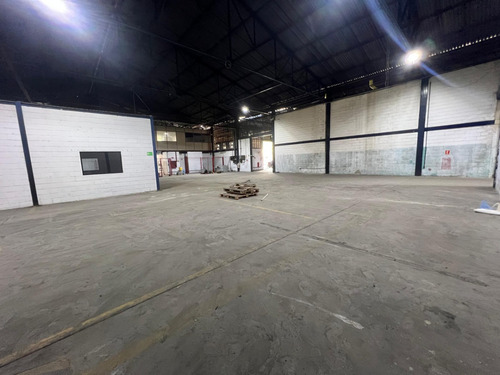 Se Vende Galpón 4000m2. Guarenas