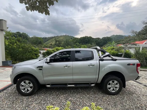Ford Ranger 3.2 XLT AT