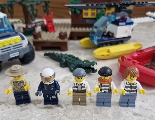Lego 60068 Crook S Hideout 473pçs - City Police 2015 | MercadoLivre