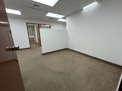 Oficina Para Alquiler En Santa Paula #2367