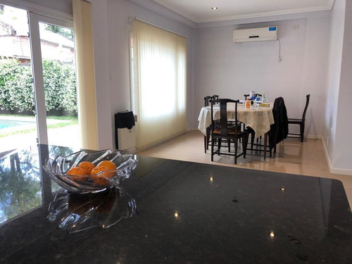 Imagen 6 de 15 de Venta Casa 6 Amb En Parque Leloir. Apto Profesional