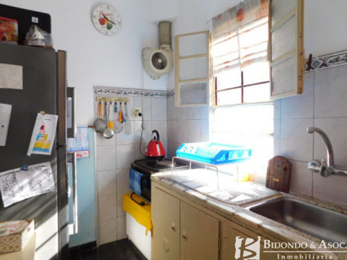 Imagen 4 de 10 de Casa De 2 Dormitorios Con Fondo En Sayago