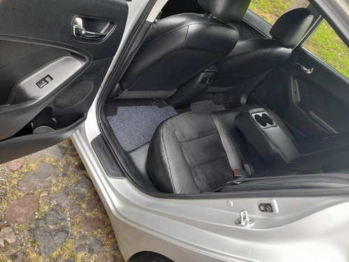 Kia Cerato R Full