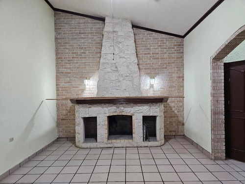 Bodega En Renta Con Oficinas/casa Incluida En Col. San Agustín Torreón Coah.